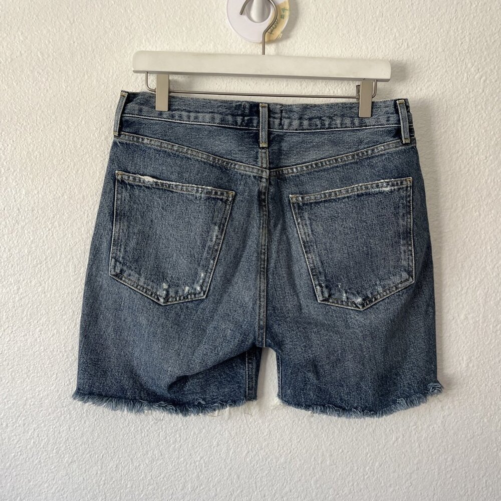 AGOLDE Rumi Mid Length Denim Shorts Frayed Hem Distressed Precision Wash Sz 28 - Picture 3 of 5